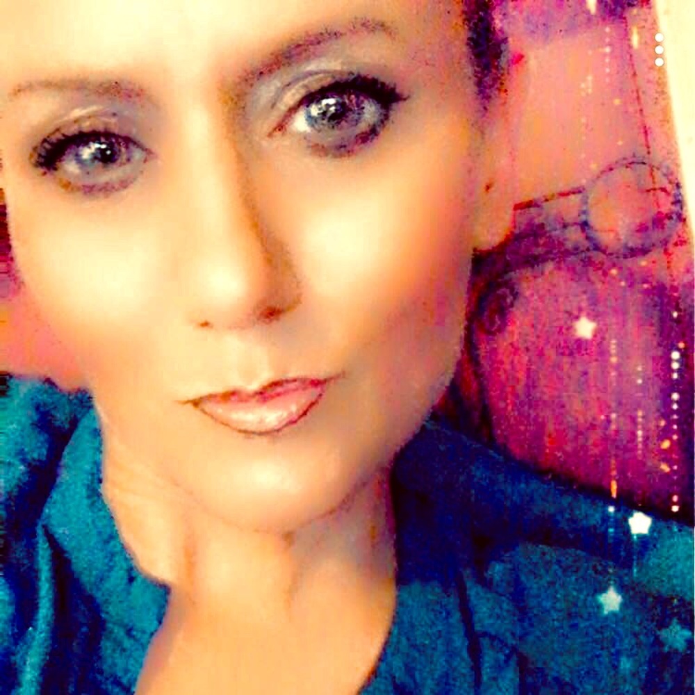 Meet your Posher, Carla